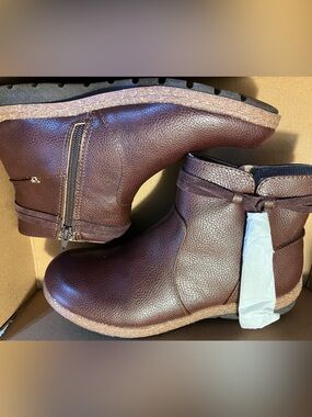 b.o.c. Women's Dark Brown Ankle Booties with Side Zip